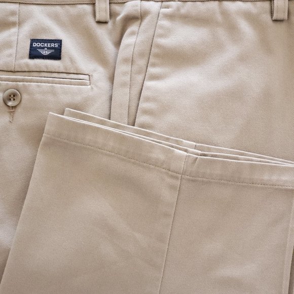 Dockers Flat Front Casual Fit Khaki Pant W40 L29 - Picture 7 of 7